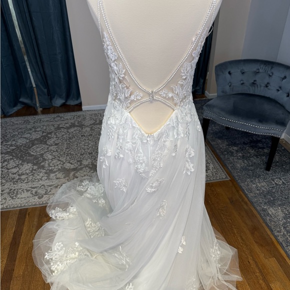 Maggie Sottero Dresses & Skirts - Maggie Sottero Elegant White Wedding Dress